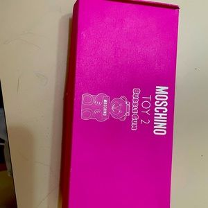 NWOT Moschino baby essential